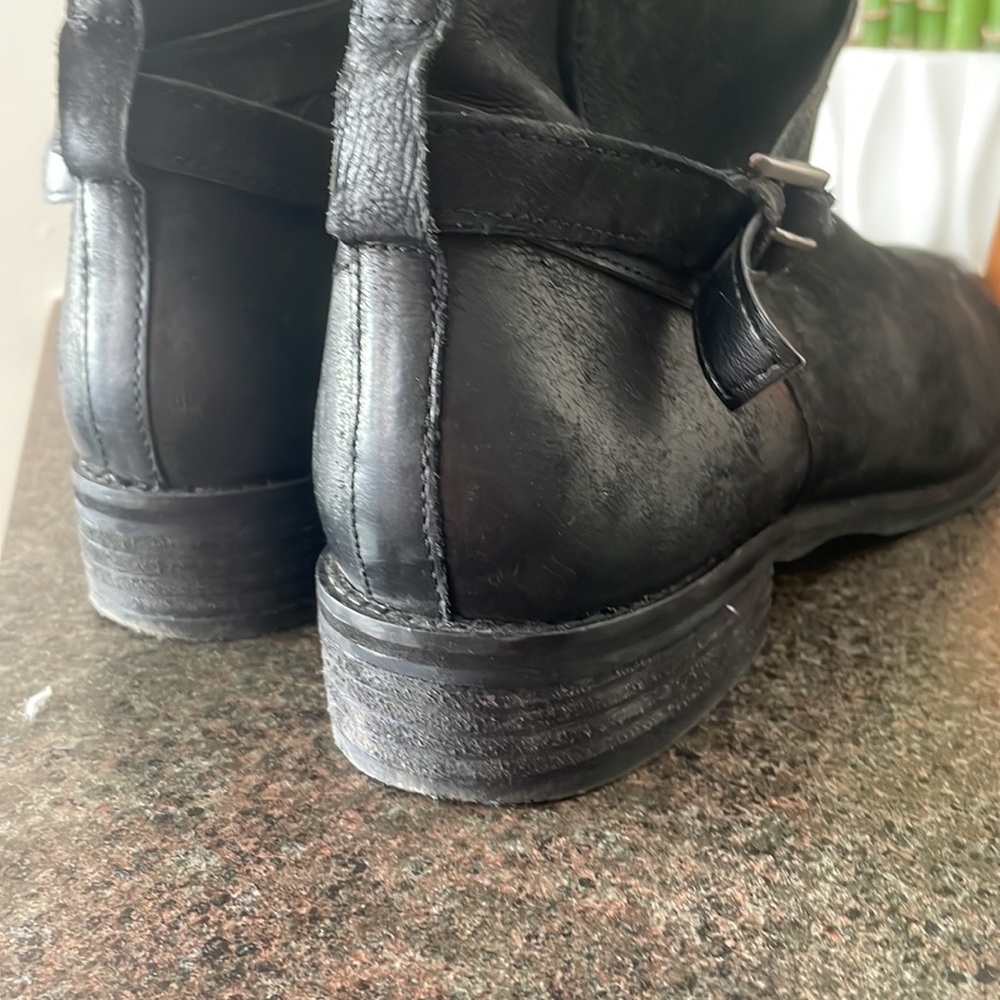 Black Boots - Picture 3 of 3